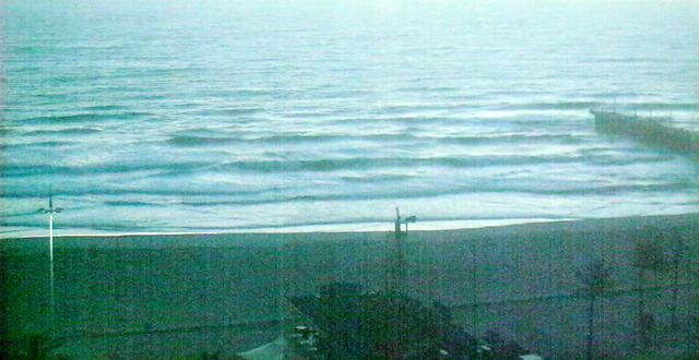 durban surfing beach 2025/12/13 05h00