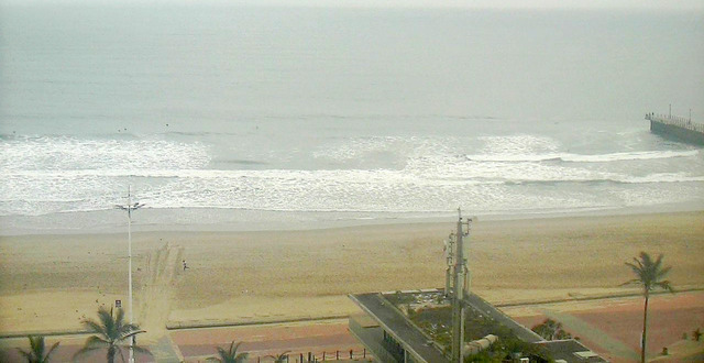 durban surfing 2025/12/14 05h00