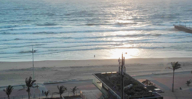 durban beach 2025/12/12 05h00