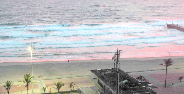 durban beach 2025/12/12 05h00