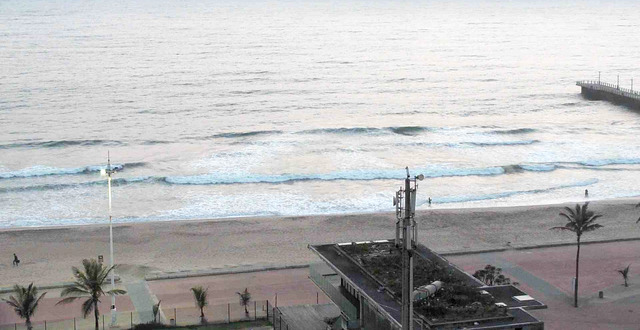 durban HD surf cam pic 2025/12/08 05h00